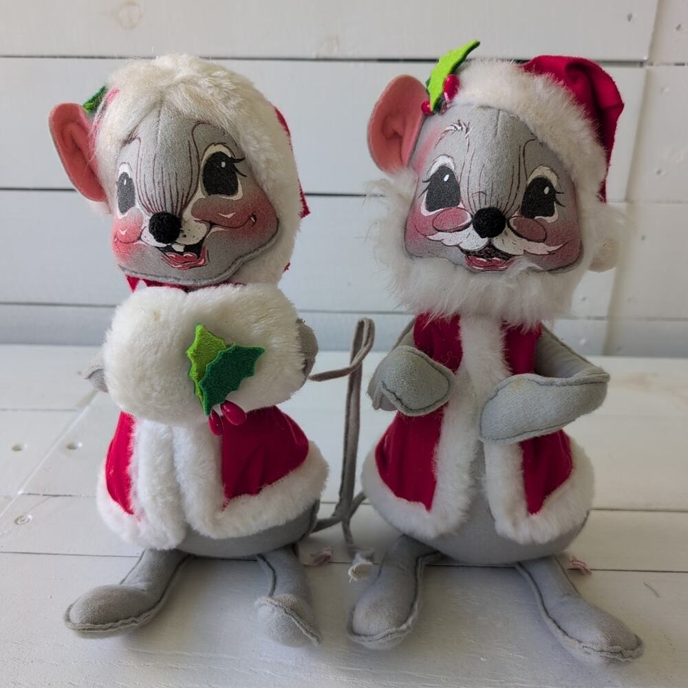 Annalee Mobilitee Christmas Mr. & Mrs. Santa Clause Mouse 12” Sitting Vintage